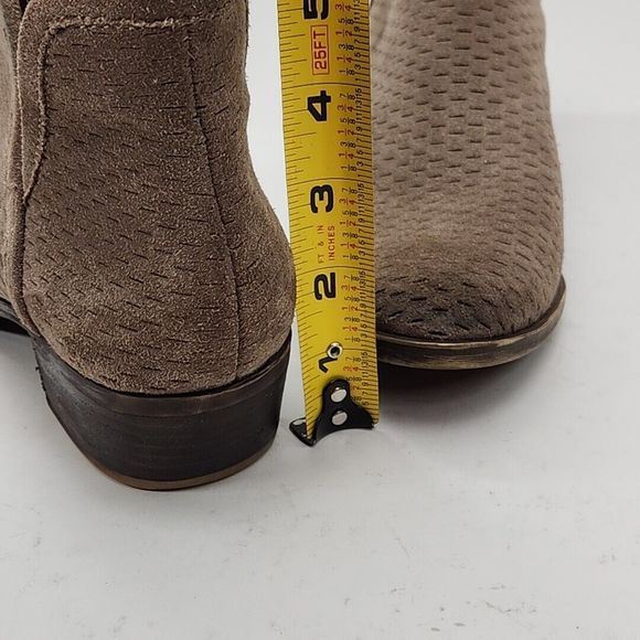 Lucky Brand Ankle Bootie Boot Tan Suede 1.5" Heel Women's 7.5 Shoe Perforated - Picture 13 of 16